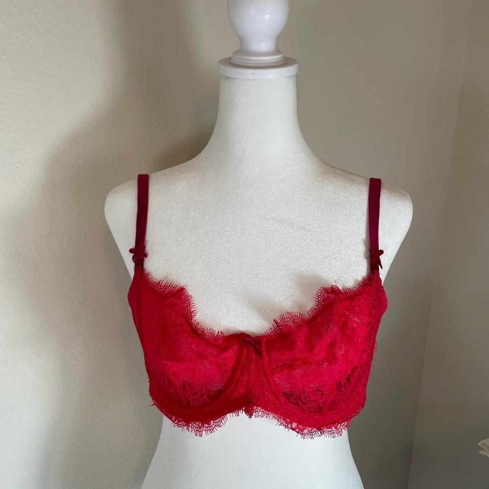 Victoria’s Secret Dream Angels Red Lace Bra - Picture 7 of 9